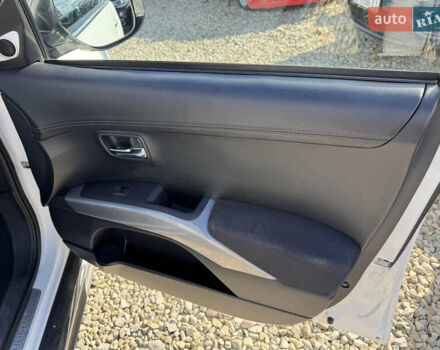 Белый Мицубиси Аутлендер, объемом двигателя 2.18 л и пробегом 271 тыс. км за 8700 $, фото 22 на Automoto.ua