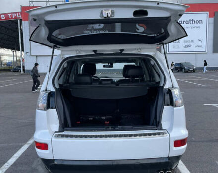 Білий Міцубісі Аутлендер, об'ємом двигуна 2.18 л та пробігом 198 тис. км за 11500 $, фото 17 на Automoto.ua