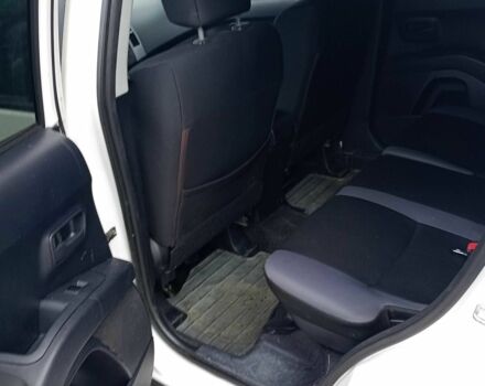 Білий Міцубісі Аутлендер, об'ємом двигуна 2 л та пробігом 240 тис. км за 5900 $, фото 5 на Automoto.ua