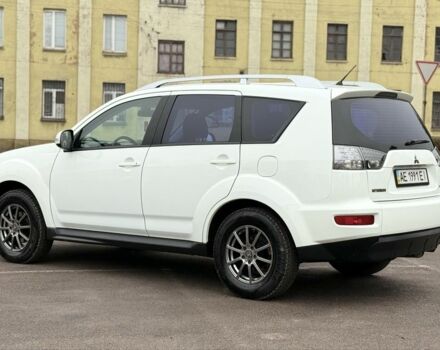 Білий Міцубісі Аутлендер, об'ємом двигуна 2.4 л та пробігом 250 тис. км за 10000 $, фото 3 на Automoto.ua