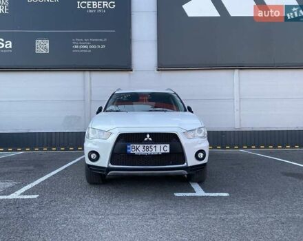 Белый Мицубиси Аутлендер, объемом двигателя 2.2 л и пробегом 260 тыс. км за 11000 $, фото 16 на Automoto.ua