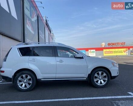 Белый Мицубиси Аутлендер, объемом двигателя 2.2 л и пробегом 260 тыс. км за 11000 $, фото 14 на Automoto.ua