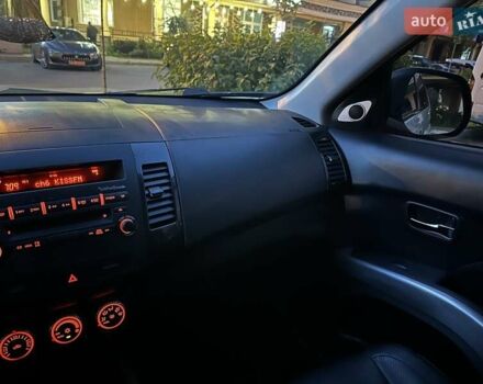 Белый Мицубиси Аутлендер, объемом двигателя 3 л и пробегом 224 тыс. км за 10600 $, фото 48 на Automoto.ua