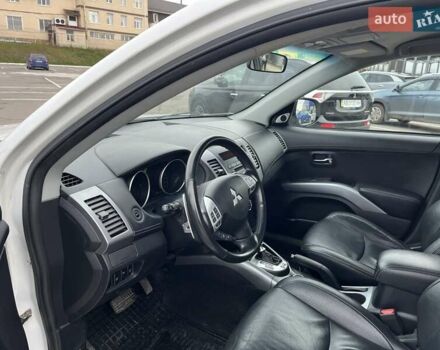Білий Міцубісі Аутлендер, об'ємом двигуна 2.2 л та пробігом 245 тис. км за 10300 $, фото 25 на Automoto.ua