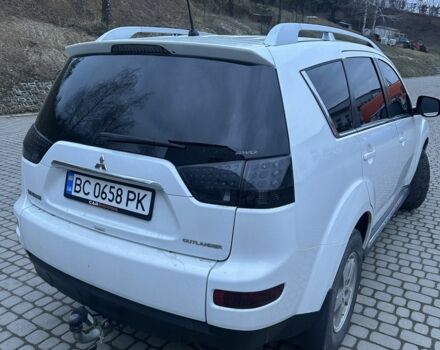 Білий Міцубісі Аутлендер, об'ємом двигуна 2.2 л та пробігом 234 тис. км за 10800 $, фото 4 на Automoto.ua