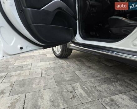 Білий Міцубісі Аутлендер, об'ємом двигуна 2.36 л та пробігом 178 тис. км за 10200 $, фото 23 на Automoto.ua