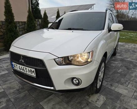 Білий Міцубісі Аутлендер, об'ємом двигуна 2.36 л та пробігом 178 тис. км за 10200 $, фото 2 на Automoto.ua