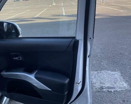 Белый Мицубиси Аутлендер, объемом двигателя 2.2 л и пробегом 260 тыс. км за 11000 $, фото 11 на Automoto.ua