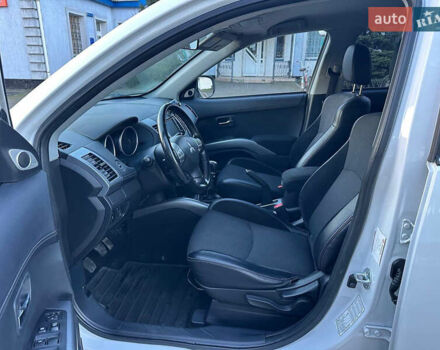 Білий Міцубісі Аутлендер, об'ємом двигуна 2.3 л та пробігом 160 тис. км за 10200 $, фото 17 на Automoto.ua