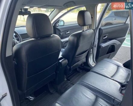 Белый Мицубиси Аутлендер, объемом двигателя 2.2 л и пробегом 260 тыс. км за 11000 $, фото 8 на Automoto.ua