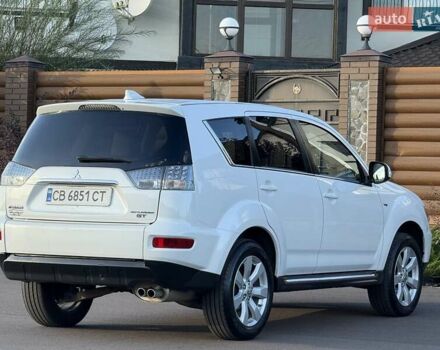 Белый Мицубиси Аутлендер, объемом двигателя 3 л и пробегом 269 тыс. км за 10500 $, фото 34 на Automoto.ua