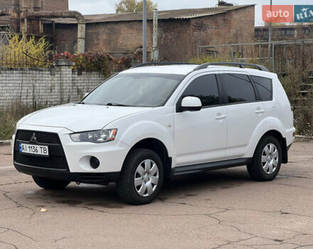 Білий Міцубісі Аутлендер, об'ємом двигуна 2.36 л та пробігом 260 тис. км за 9700 $, фото 5 на Automoto.ua