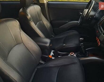 Белый Мицубиси Аутлендер, объемом двигателя 2.27 л и пробегом 191 тыс. км за 10999 $, фото 25 на Automoto.ua