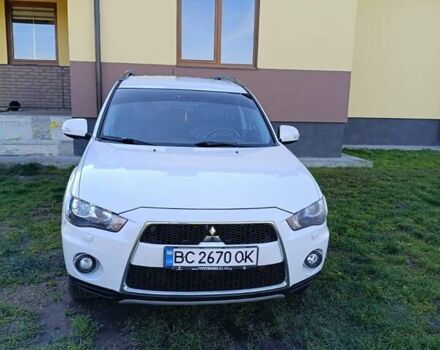 Белый Мицубиси Аутлендер, объемом двигателя 2.2 л и пробегом 232 тыс. км за 10950 $, фото 2 на Automoto.ua