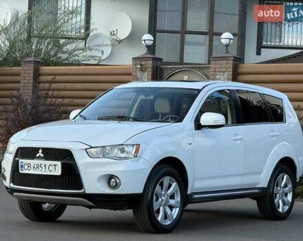 Белый Мицубиси Аутлендер, объемом двигателя 3 л и пробегом 269 тыс. км за 10500 $, фото 7 на Automoto.ua
