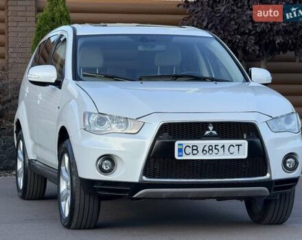 Белый Мицубиси Аутлендер, объемом двигателя 3 л и пробегом 269 тыс. км за 10500 $, фото 10 на Automoto.ua