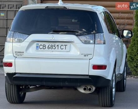Белый Мицубиси Аутлендер, объемом двигателя 3 л и пробегом 269 тыс. км за 10500 $, фото 27 на Automoto.ua