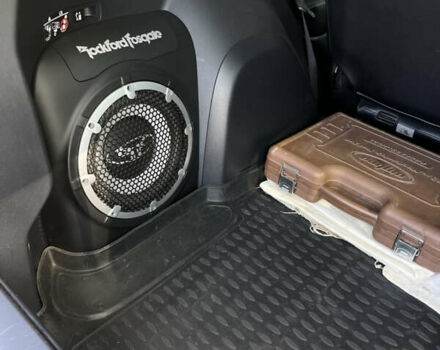 Белый Мицубиси Аутлендер, объемом двигателя 2.4 л и пробегом 170 тыс. км за 14500 $, фото 5 на Automoto.ua