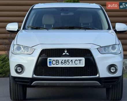 Белый Мицубиси Аутлендер, объемом двигателя 3 л и пробегом 269 тыс. км за 10500 $, фото 9 на Automoto.ua