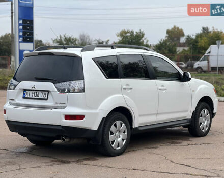 Білий Міцубісі Аутлендер, об'ємом двигуна 2.36 л та пробігом 260 тис. км за 9700 $, фото 2 на Automoto.ua