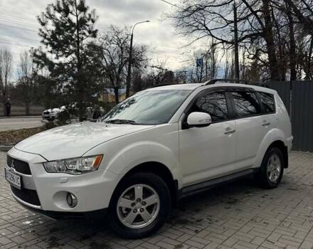 Белый Мицубиси Аутлендер, объемом двигателя 2.35 л и пробегом 192 тыс. км за 9300 $, фото 5 на Automoto.ua