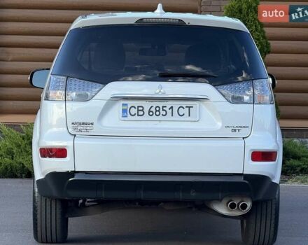 Белый Мицубиси Аутлендер, объемом двигателя 3 л и пробегом 269 тыс. км за 10500 $, фото 26 на Automoto.ua