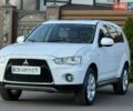 Белый Мицубиси Аутлендер, объемом двигателя 3 л и пробегом 269 тыс. км за 10500 $, фото 3 на Automoto.ua
