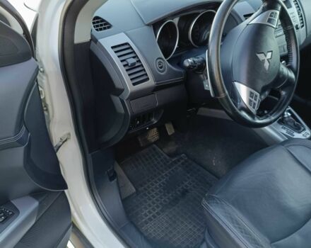 Белый Мицубиси Аутлендер, объемом двигателя 2.2 л и пробегом 232 тыс. км за 11100 $, фото 20 на Automoto.ua