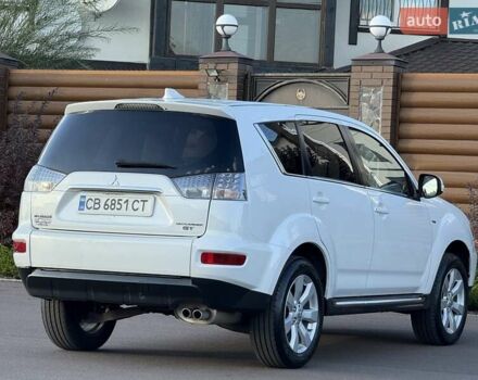 Белый Мицубиси Аутлендер, объемом двигателя 3 л и пробегом 269 тыс. км за 10500 $, фото 33 на Automoto.ua