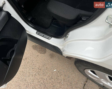 Білий Міцубісі Аутлендер, об'ємом двигуна 2.36 л та пробігом 260 тис. км за 9700 $, фото 30 на Automoto.ua