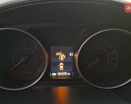 Белый Мицубиси Аутлендер, объемом двигателя 2.27 л и пробегом 191 тыс. км за 10999 $, фото 13 на Automoto.ua