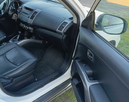 Белый Мицубиси Аутлендер, объемом двигателя 2.2 л и пробегом 232 тыс. км за 11100 $, фото 22 на Automoto.ua