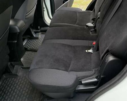 Белый Мицубиси Аутлендер, объемом двигателя 2 л и пробегом 172 тыс. км за 10999 $, фото 25 на Automoto.ua