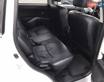 Белый Мицубиси Аутлендер, объемом двигателя 2.18 л и пробегом 285 тыс. км за 11500 $, фото 14 на Automoto.ua