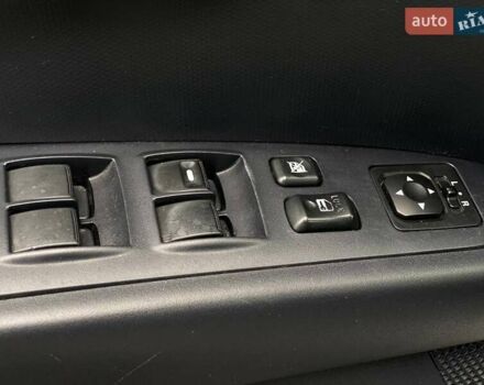 Білий Міцубісі Аутлендер, об'ємом двигуна 2 л та пробігом 248 тис. км за 10490 $, фото 20 на Automoto.ua