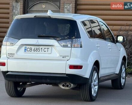 Белый Мицубиси Аутлендер, объемом двигателя 3 л и пробегом 269 тыс. км за 10500 $, фото 30 на Automoto.ua