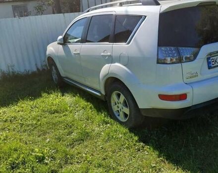 Білий Міцубісі Аутлендер, об'ємом двигуна 2.3 л та пробігом 288 тис. км за 12000 $, фото 5 на Automoto.ua