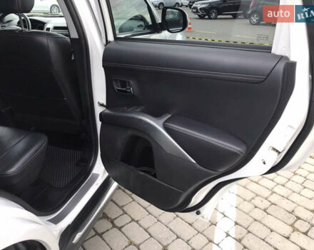 Белый Мицубиси Аутлендер, объемом двигателя 2.18 л и пробегом 285 тыс. км за 11500 $, фото 15 на Automoto.ua