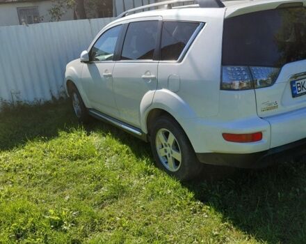 Білий Міцубісі Аутлендер, об'ємом двигуна 2.3 л та пробігом 286 тис. км за 12000 $, фото 6 на Automoto.ua