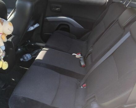 Білий Міцубісі Аутлендер, об'ємом двигуна 2.3 л та пробігом 286 тис. км за 12000 $, фото 8 на Automoto.ua