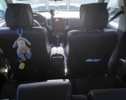 Білий Міцубісі Аутлендер, об'ємом двигуна 2.3 л та пробігом 286 тис. км за 12000 $, фото 10 на Automoto.ua