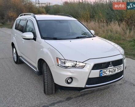 Белый Мицубиси Аутлендер, объемом двигателя 2.27 л и пробегом 191 тыс. км за 10999 $, фото 10 на Automoto.ua