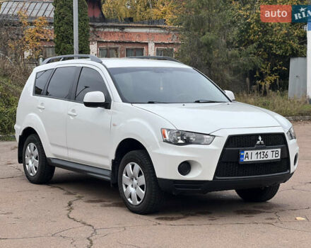 Білий Міцубісі Аутлендер, об'ємом двигуна 2.36 л та пробігом 260 тис. км за 9700 $, фото 1 на Automoto.ua