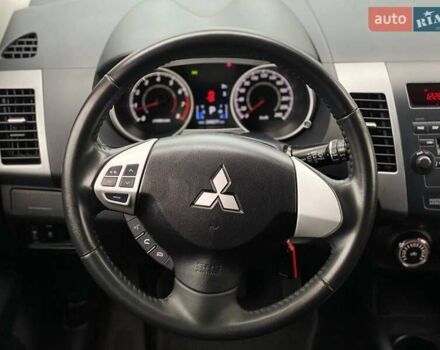 Білий Міцубісі Аутлендер, об'ємом двигуна 2 л та пробігом 248 тис. км за 10490 $, фото 43 на Automoto.ua