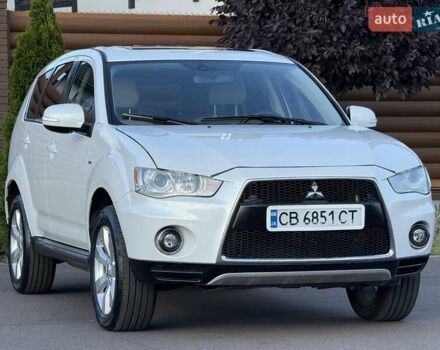 Белый Мицубиси Аутлендер, объемом двигателя 3 л и пробегом 269 тыс. км за 10500 $, фото 11 на Automoto.ua