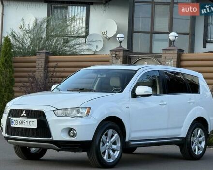 Белый Мицубиси Аутлендер, объемом двигателя 3 л и пробегом 269 тыс. км за 10500 $, фото 8 на Automoto.ua