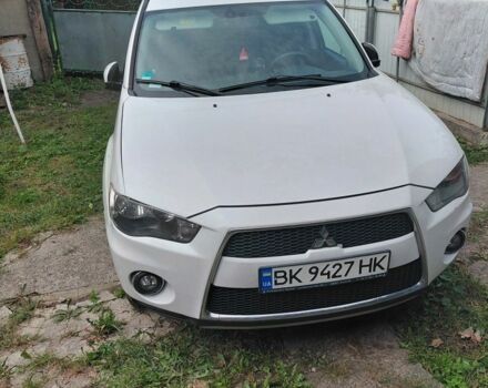 Білий Міцубісі Аутлендер, об'ємом двигуна 2.3 л та пробігом 286 тис. км за 12000 $, фото 1 на Automoto.ua