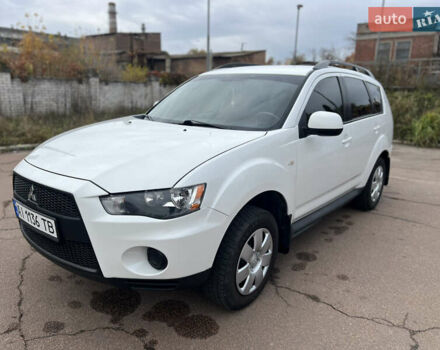 Білий Міцубісі Аутлендер, об'ємом двигуна 2.36 л та пробігом 260 тис. км за 9700 $, фото 26 на Automoto.ua