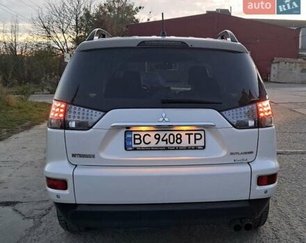 Белый Мицубиси Аутлендер, объемом двигателя 2.27 л и пробегом 191 тыс. км за 10999 $, фото 30 на Automoto.ua