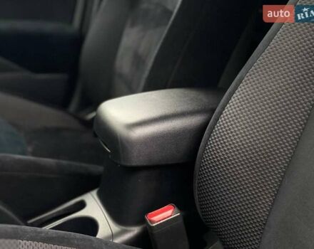 Білий Міцубісі Аутлендер, об'ємом двигуна 2 л та пробігом 248 тис. км за 10490 $, фото 36 на Automoto.ua